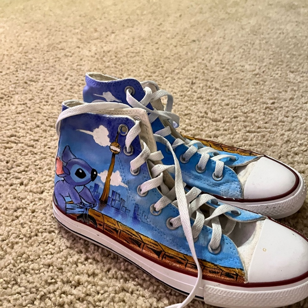 High-top Painted Converse All Star Hand Painted Stitch Toronto Skyline